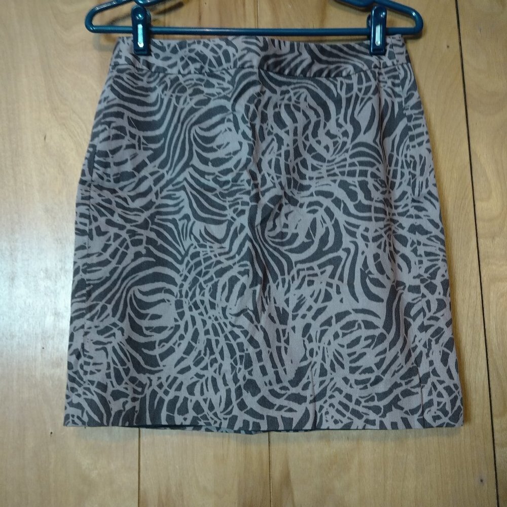 BANANA REPUBLIC SIZE 4 BROWN GEOMETRIC WORKWEAR CLASSIC OFFICE SKIRT